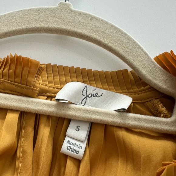 Like new Joie yellowish gold top. Worn once - Picture 4 of 8